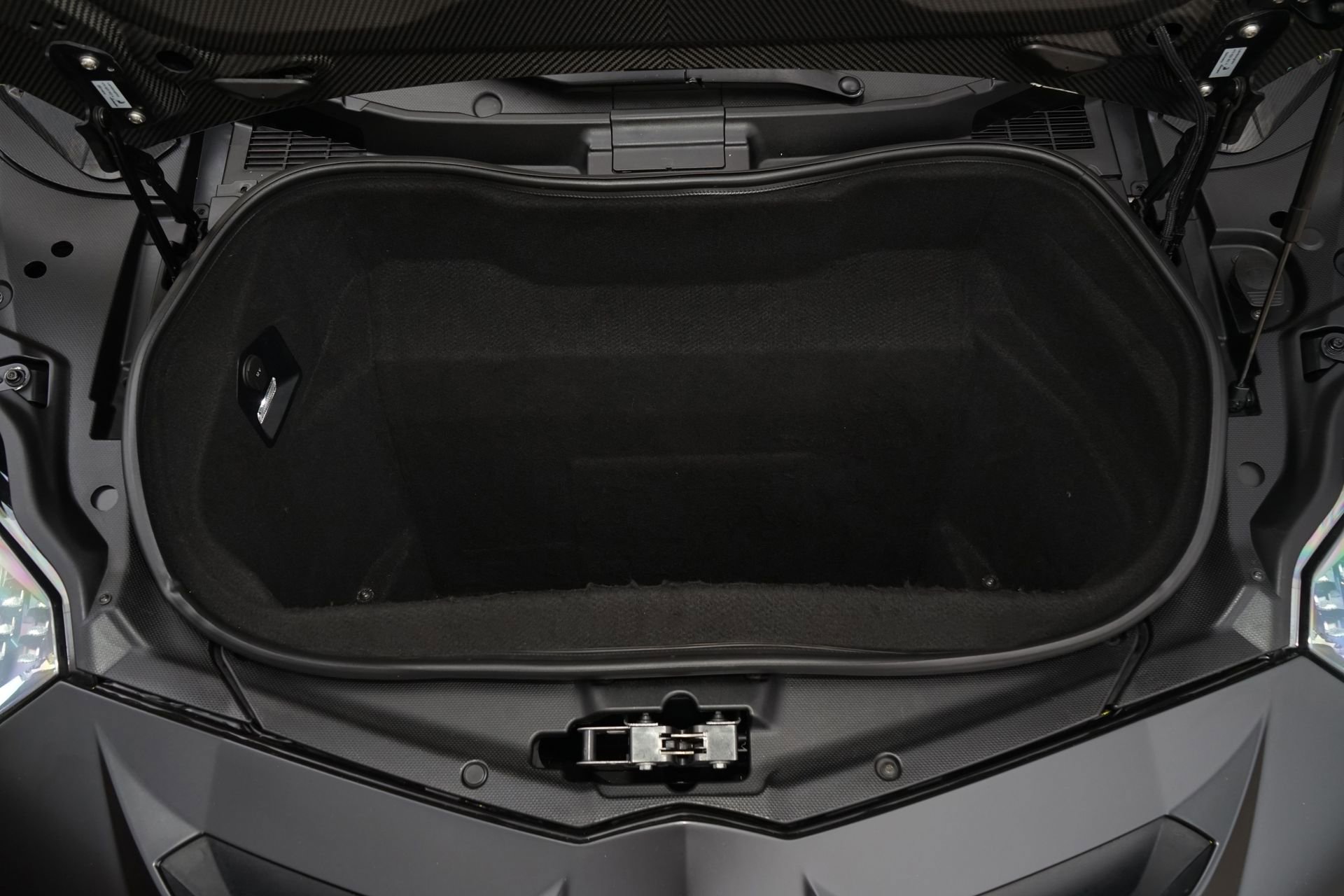 Used 2019 Lamborghini Aventador SVJ image 37