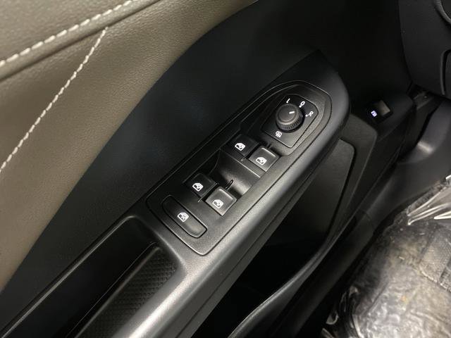 Used 2024 Volkswagen Taos SEL image 27