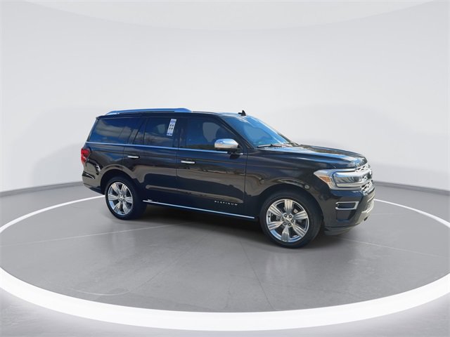 Used 2023 Ford Expedition Platinum image 2