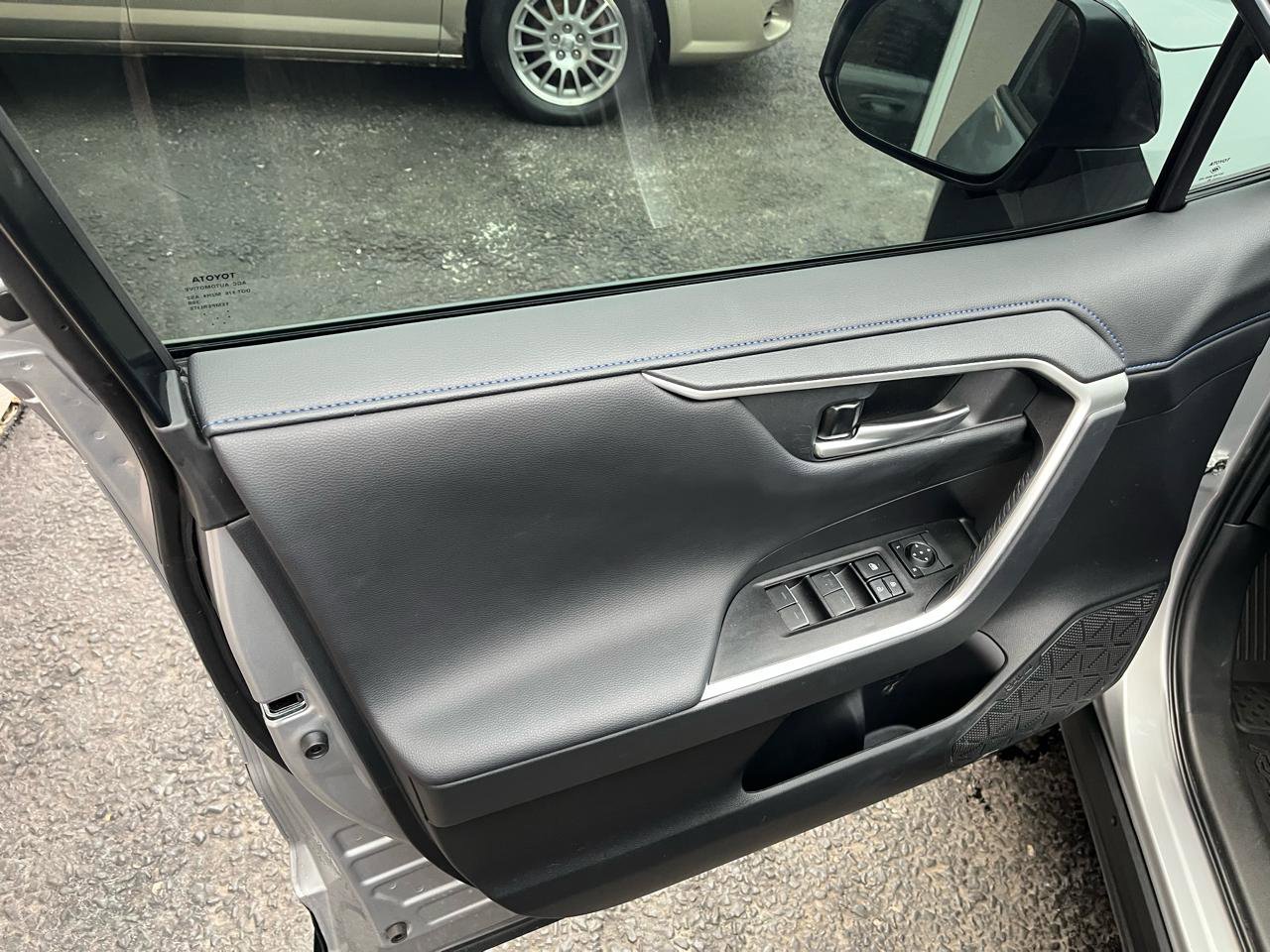 Used 2025 Toyota RAV4 XSE w/ Weather Package image 27
