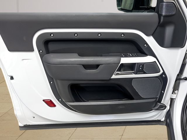 Used 2023 Land Rover Defender 90 S AWD/4WD image 19