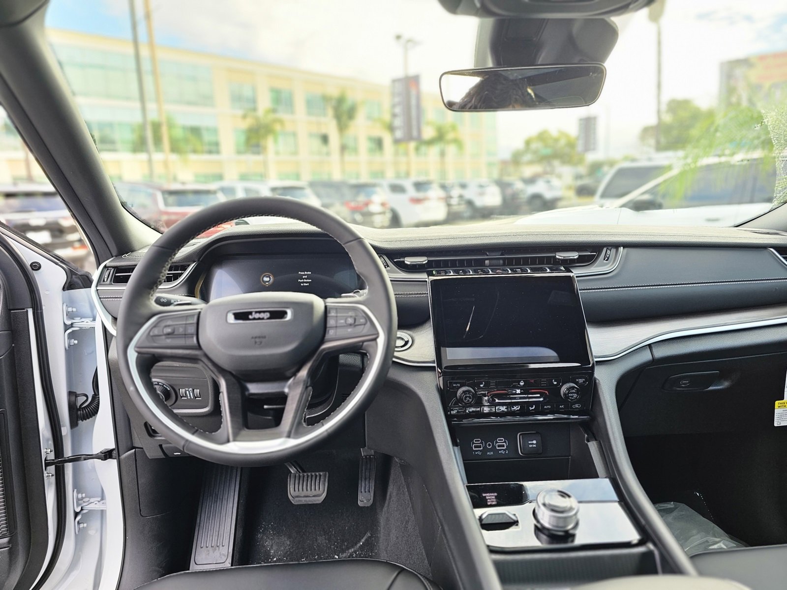 New 2025 Jeep Grand Cherokee Limited image 27