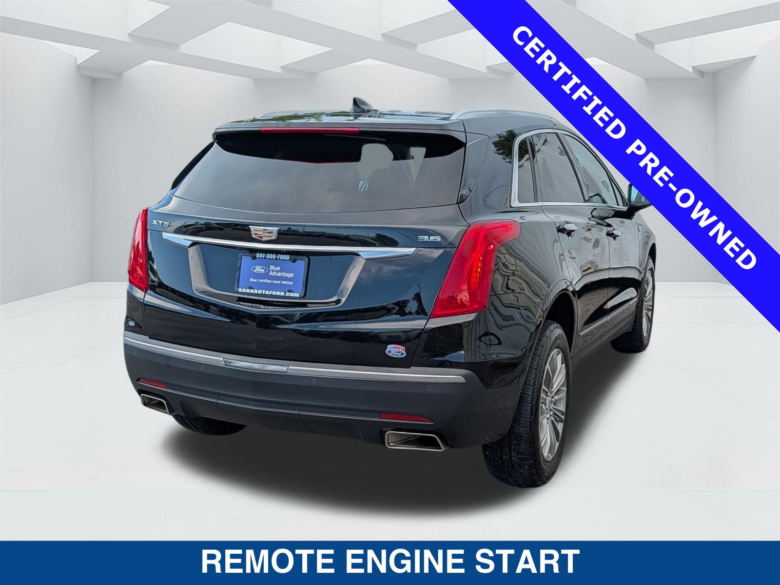 Used 2017 Cadillac XT5 Luxury w/ Driver Awareness Package FWD image 4