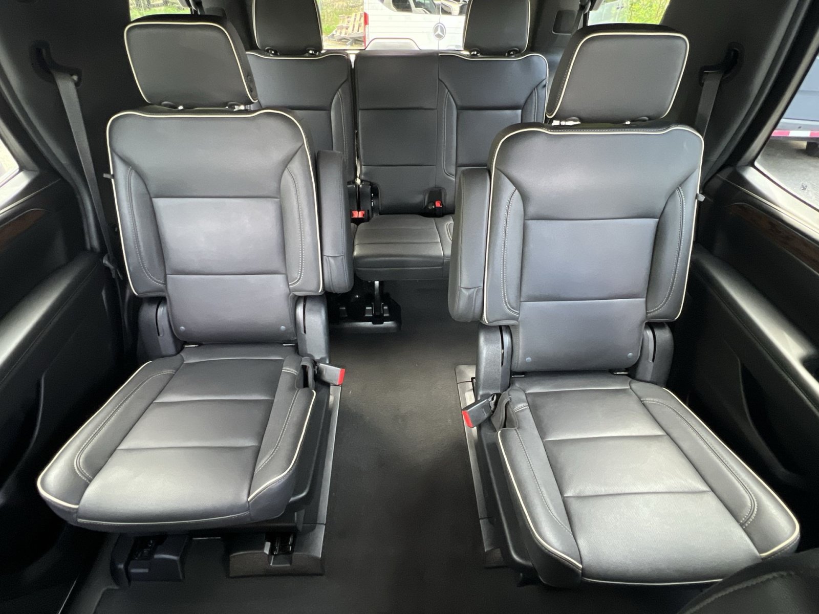 Used 2023 Chevrolet Tahoe Premier AWD/4WD image 15