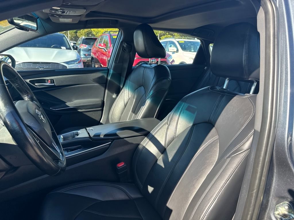 Used 2019 Toyota Avalon XLE w/ Moonroof Package image 14
