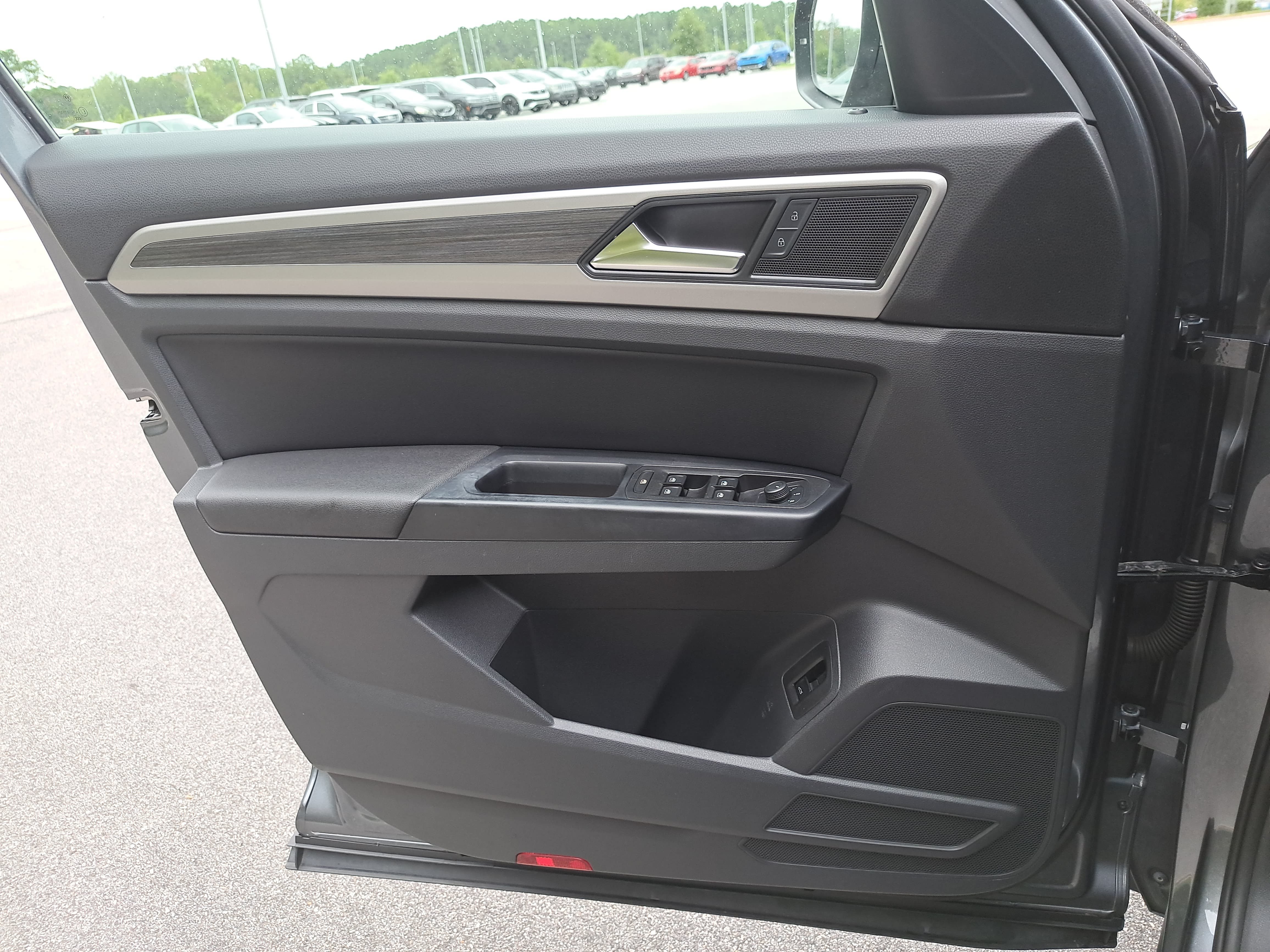 Used 2021 Volkswagen Atlas SEL AWD/4WD image 28
