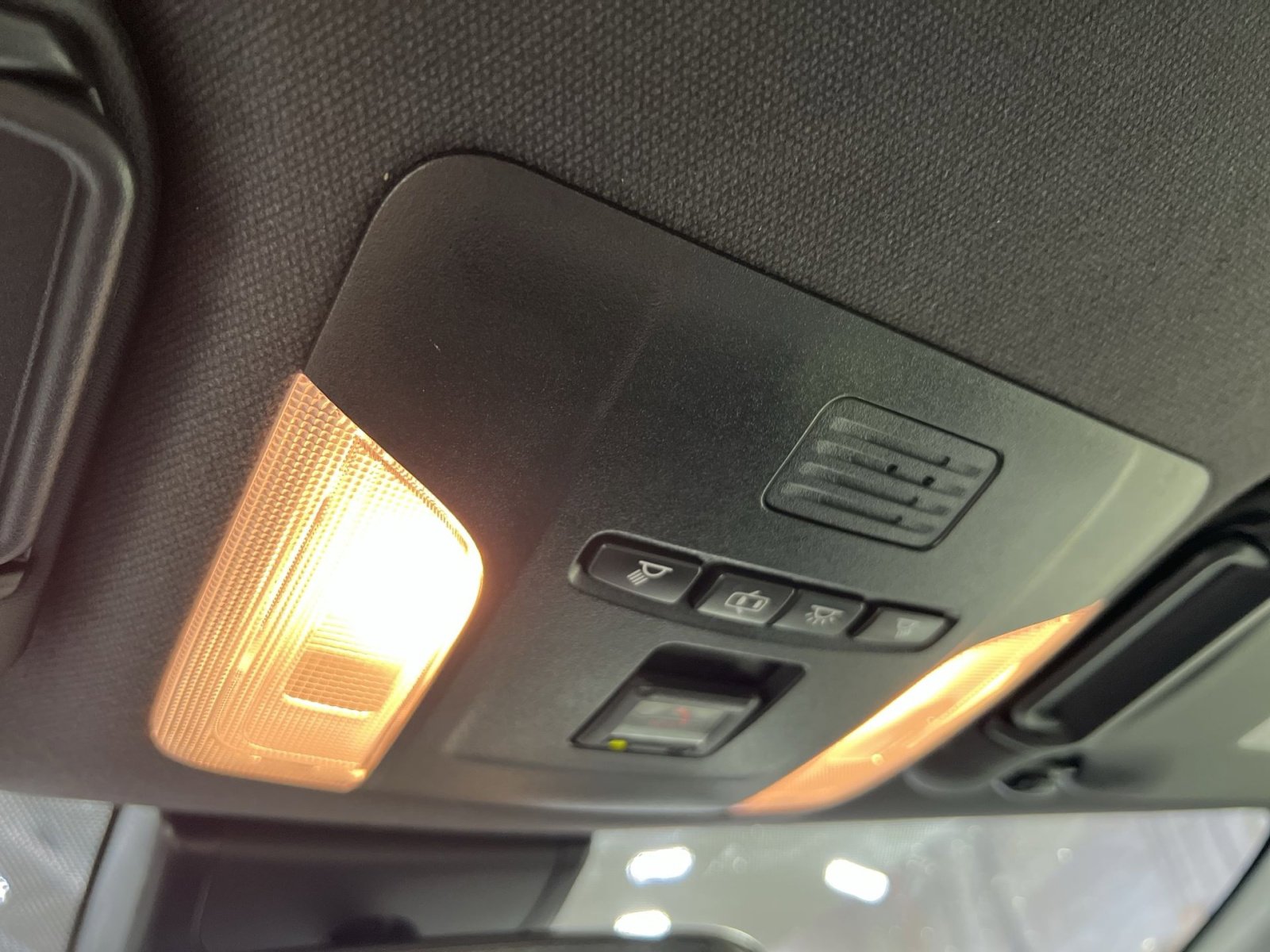 Used 2022 Toyota Corolla SE image 29
