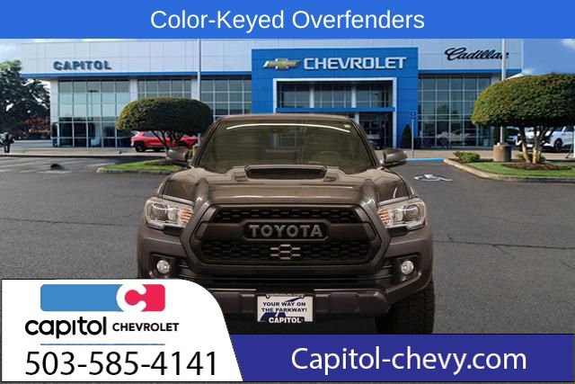 Used 2018 Toyota Tacoma TRD Sport AWD/4WD image 8