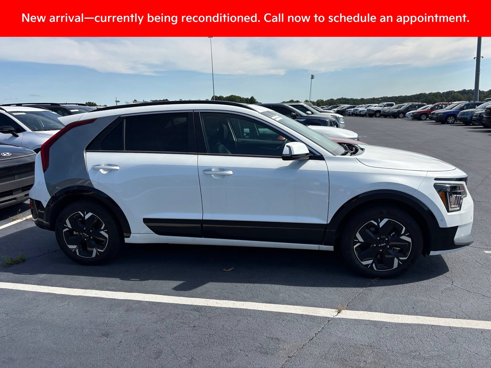 Certified 2023 Kia Niro Wave FWD image 3