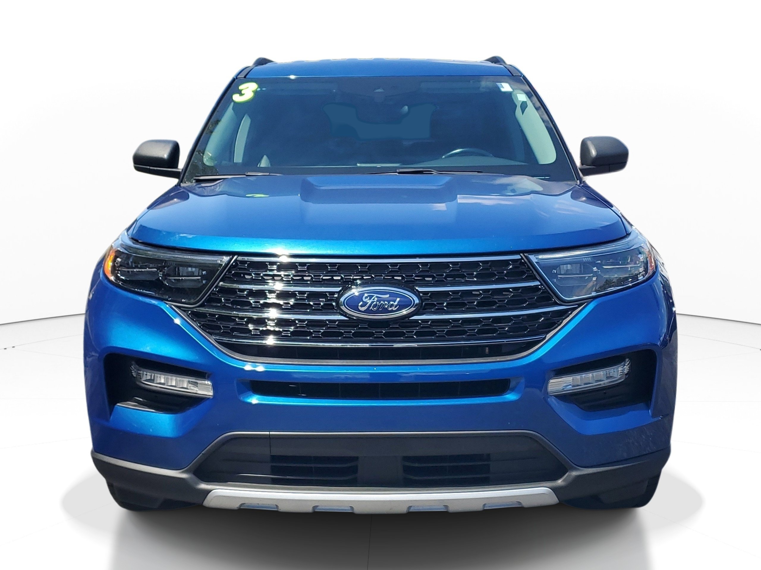 Used 2023 Ford Explorer XLT w/ Equipment Group 202A RWD image 2