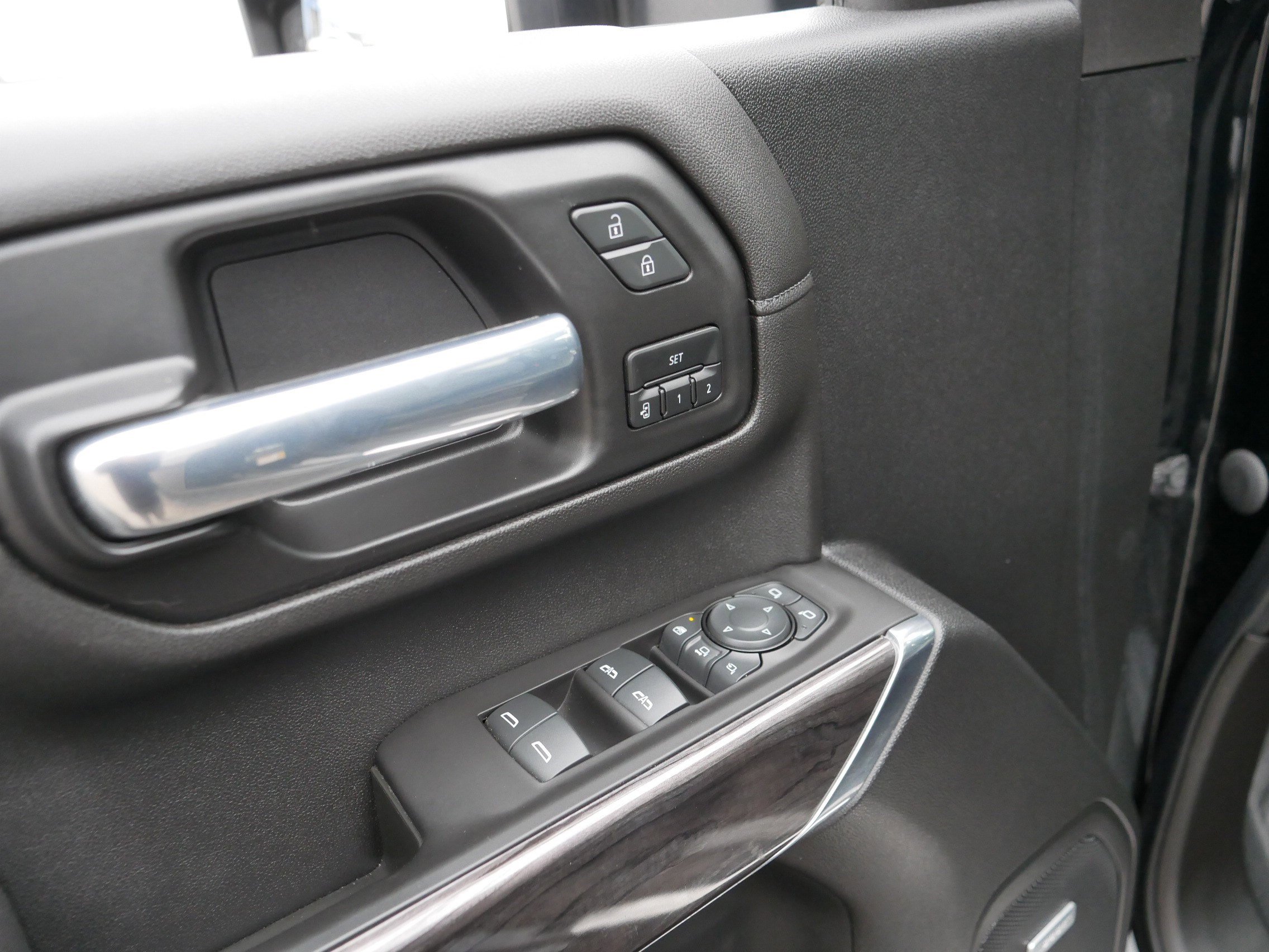 Used 2021 Chevrolet Silverado 2500 LTZ w/ LTZ Premium Package image 19