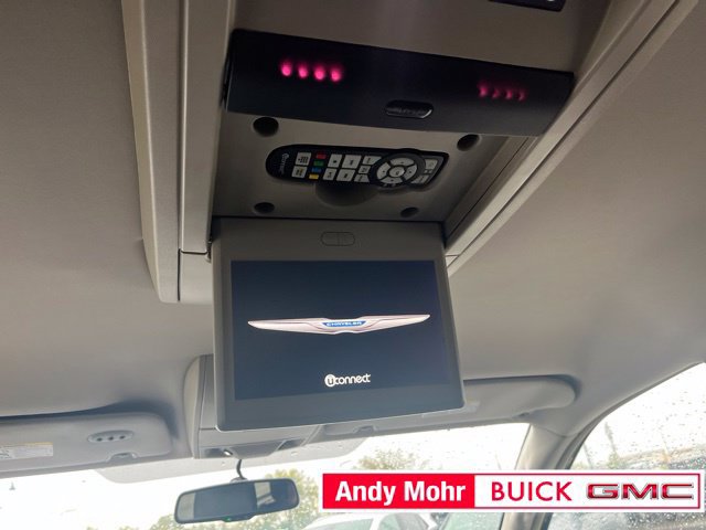 Used 2016 Chrysler Town & Country Touring w/ Driver Convenience Group FWD image 39