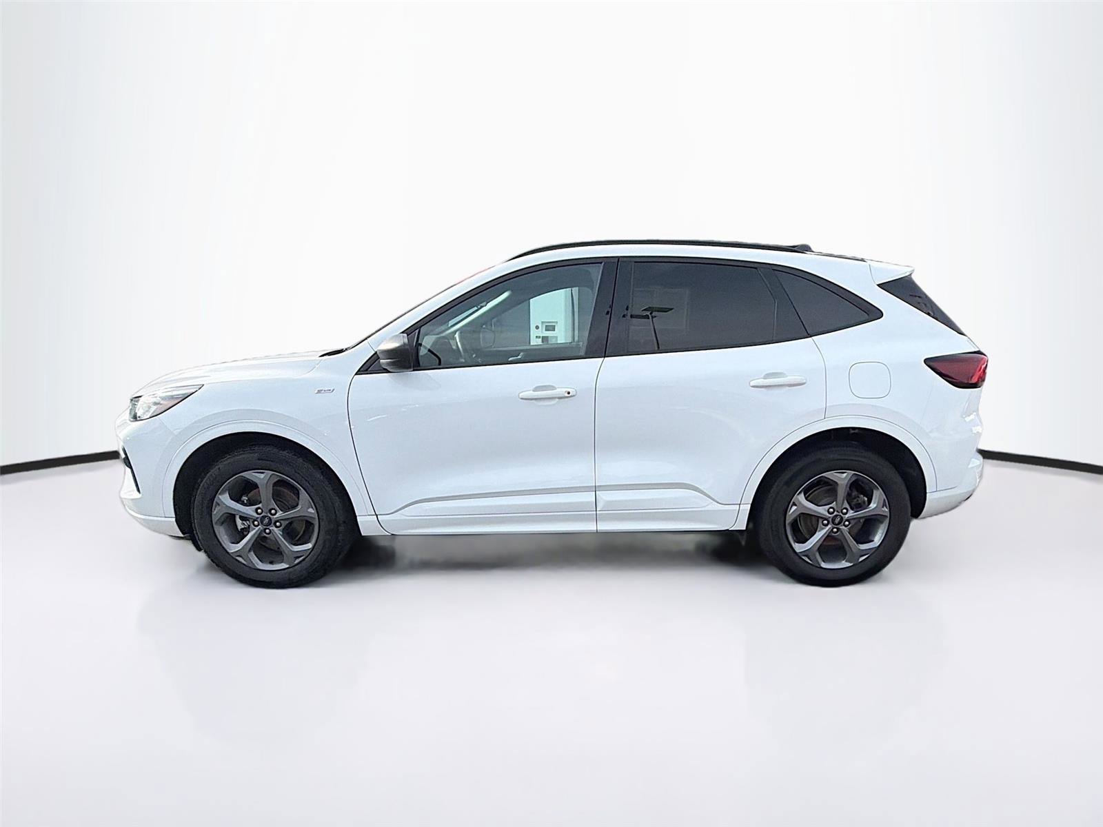 Used 2023 Ford Escape ST-Line w/ Tech Pack #1 image 4