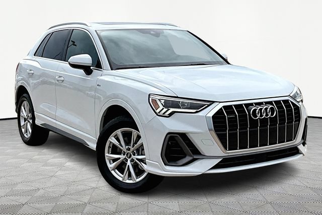 Used 2022 Audi Q3 2.0T Premium Plus w/ Premium Plus Package AWD/4WD image 9