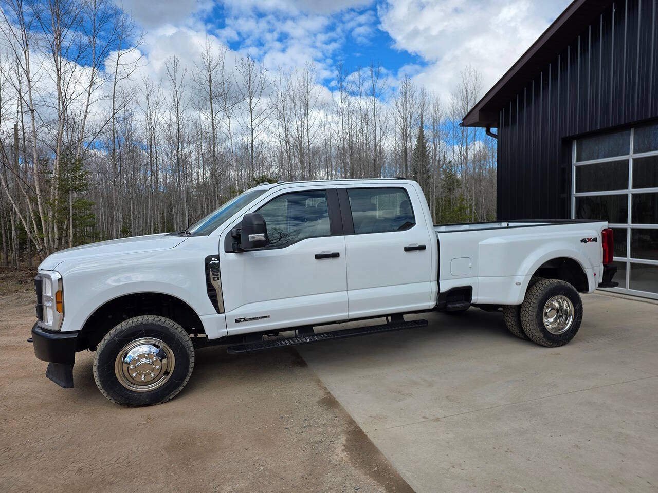 Used 2024 Ford F350 XL AWD/4WD image 2