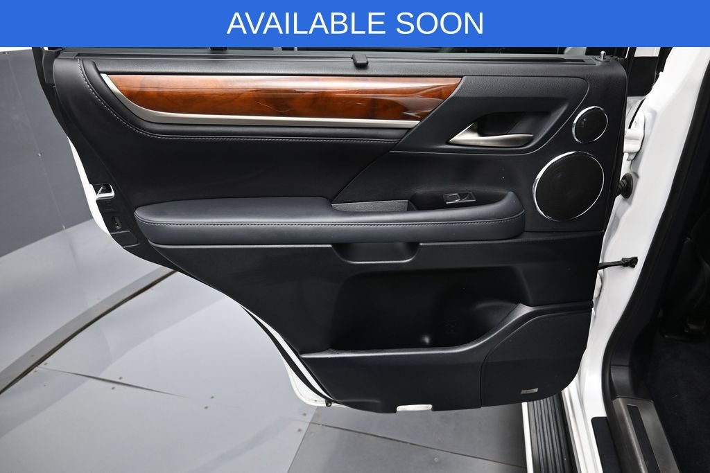 Used 2016 Lexus LX 570 4WD w/ Luxury Package image 36