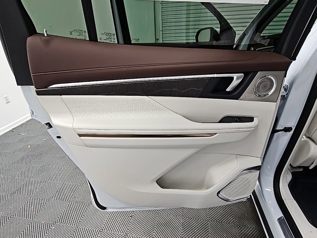 New 2026 Buick Enclave Avenir w/ Super Cruise Package image 36