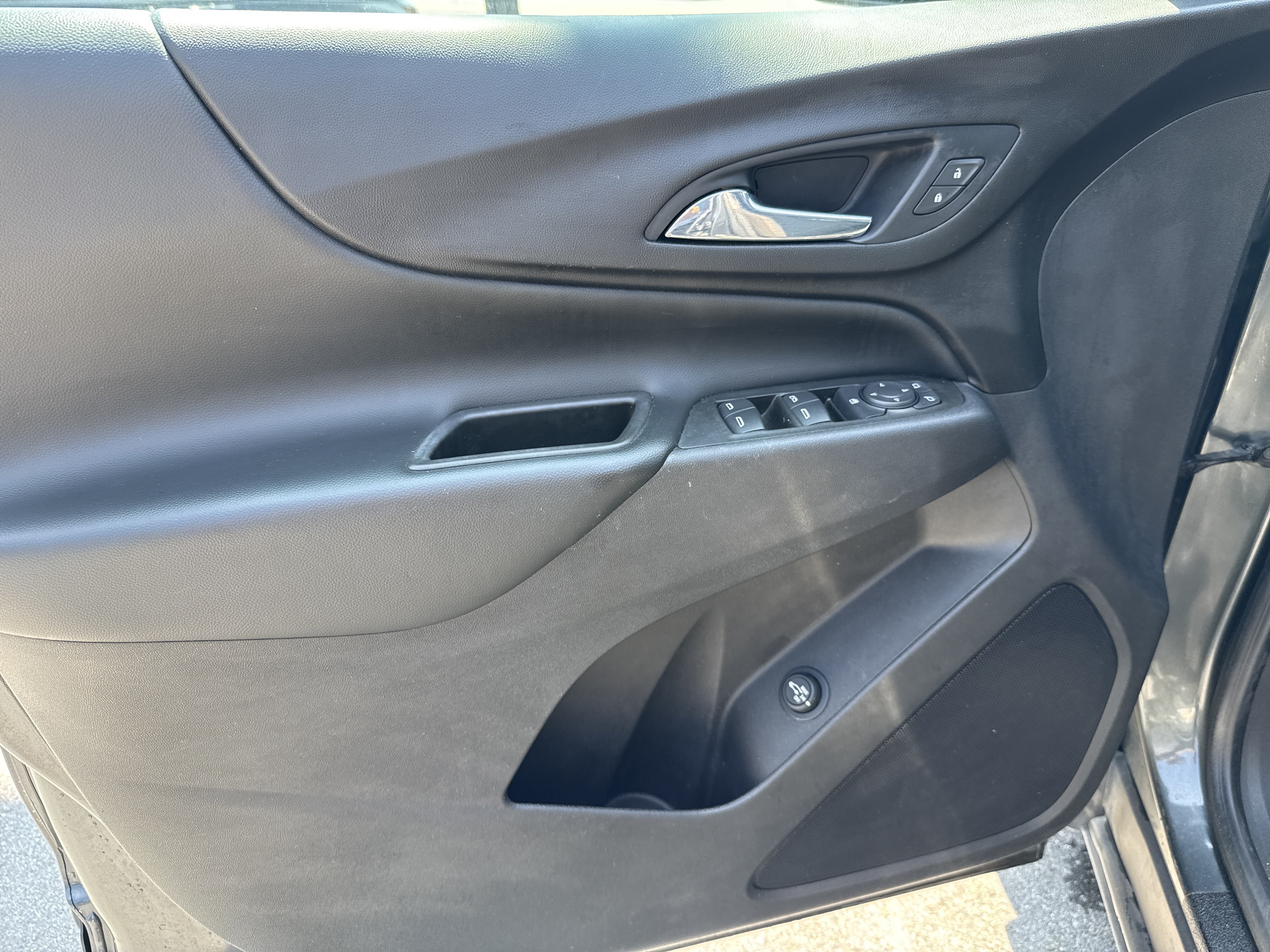 Used 2021 Chevrolet Equinox LT AWD/4WD image 15