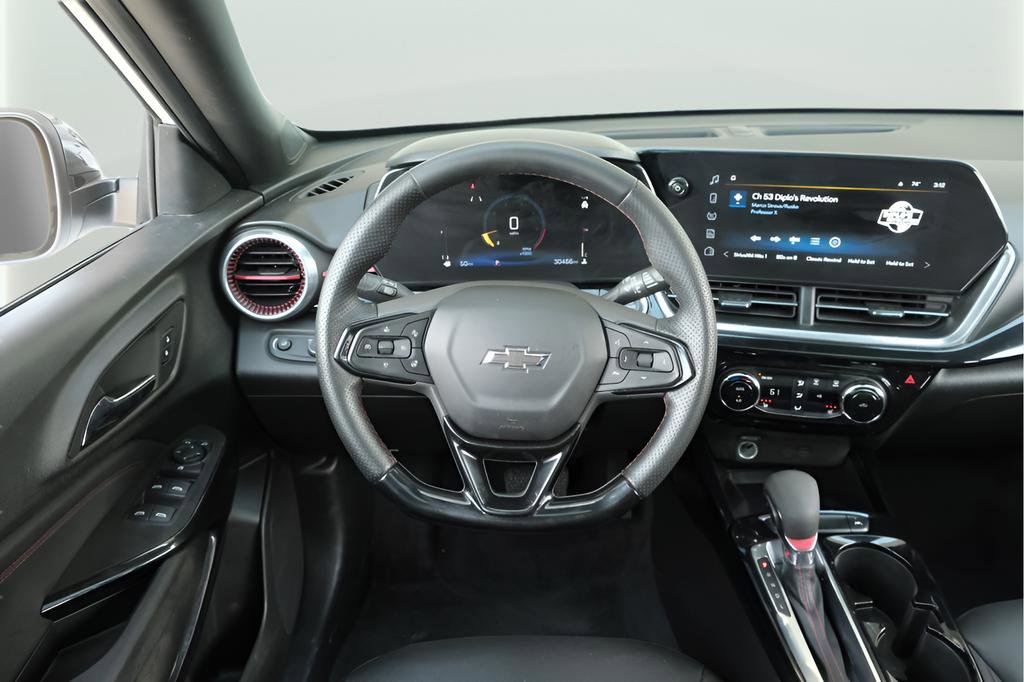 Used 2025 Chevrolet Trax RS w/ Sunroof Package image 26