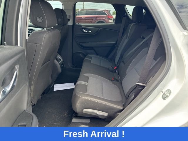 Used 2025 Chevrolet Blazer LT image 3