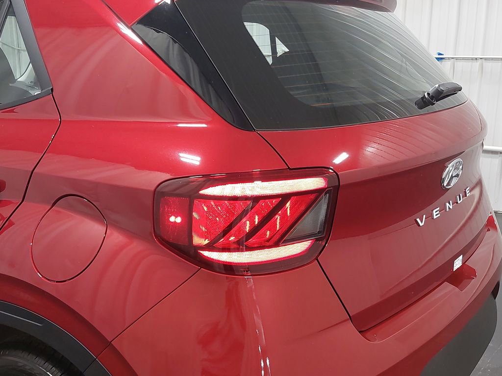 New 2025 Hyundai Venue Limited image 34