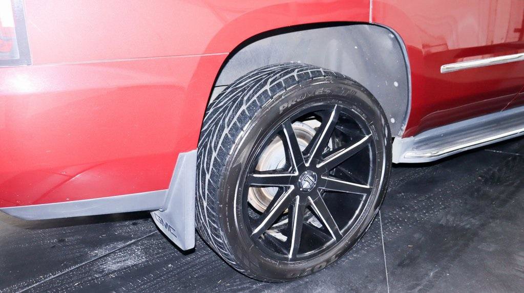 Used 2016 GMC Yukon Denali w/ Open Road Package image 12