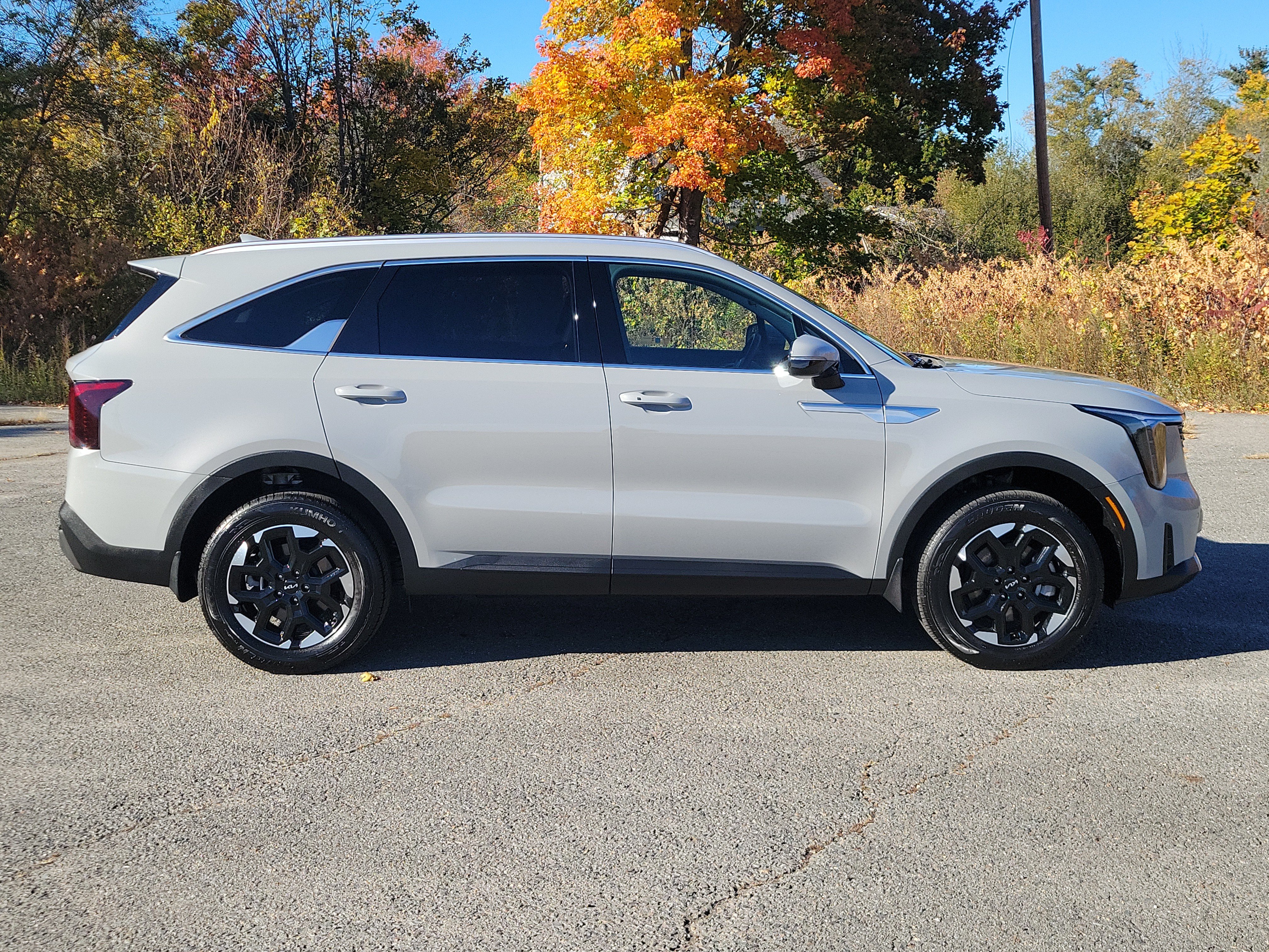 Used 2025 Kia Sorento S AWD/4WD image 4