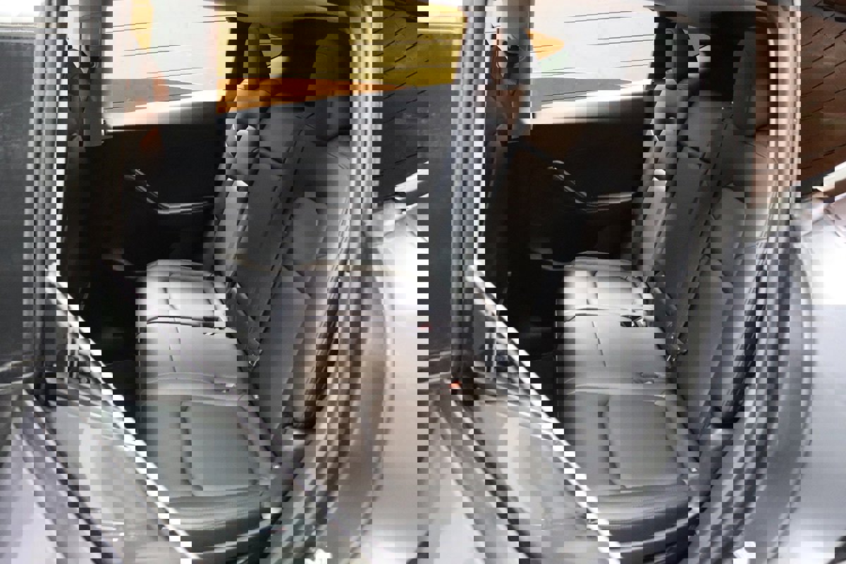 Used 2022 Tesla Model Y Long Range image 33