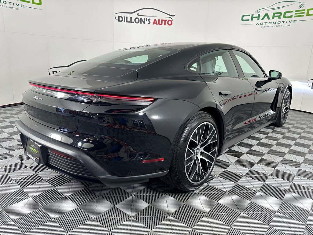 Used 2021 Porsche Taycan image 6