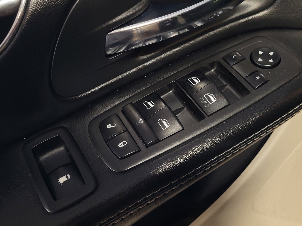 Used 2019 Dodge Grand Caravan SXT FWD image 27