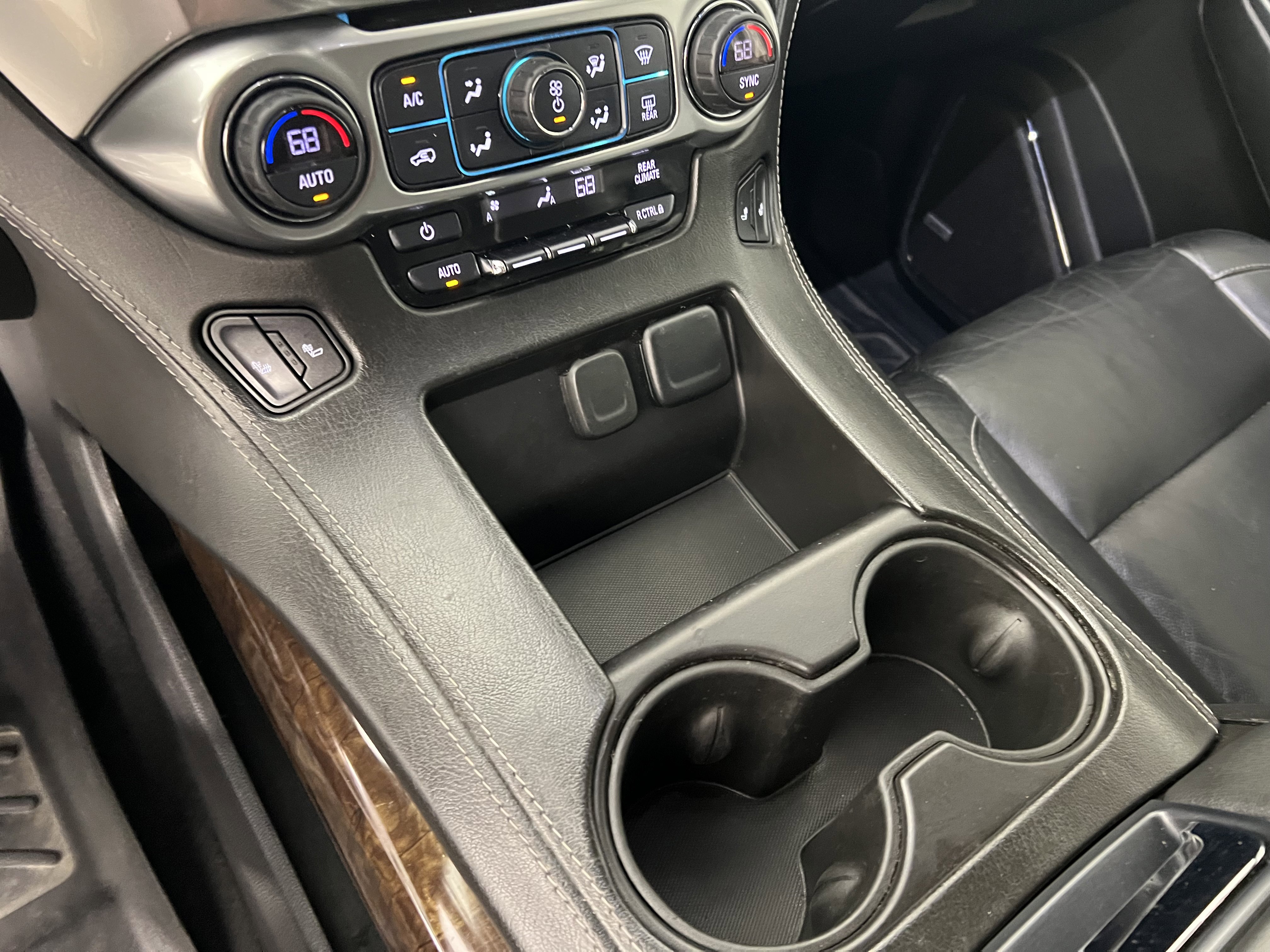 Used 2020 Chevrolet Tahoe LT AWD/4WD image 32