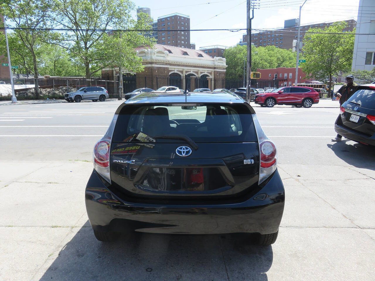 Used 2014 Toyota Prius C One FWD image 9