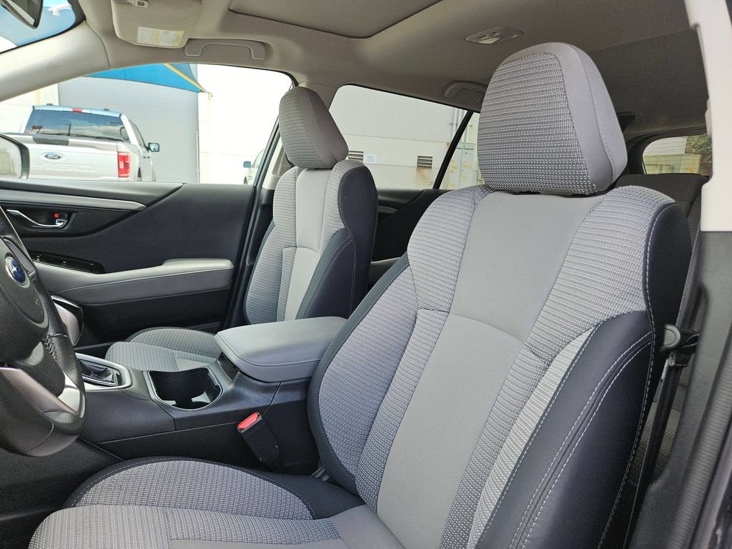 Used 2025 Subaru Outback Premium AWD/4WD image 16