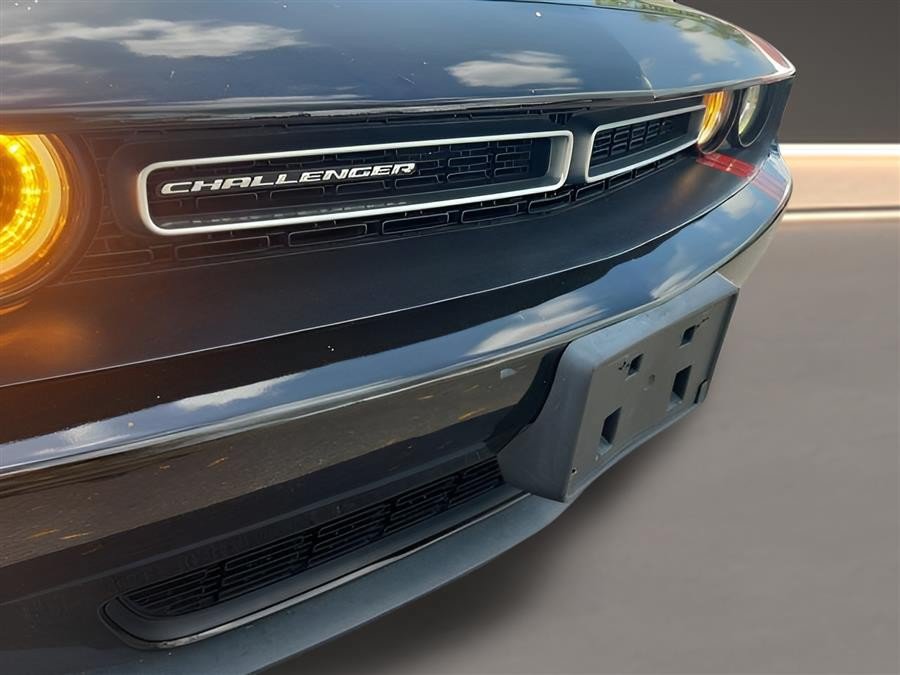 Used 2019 Dodge Challenger SXT AWD/4WD image 28