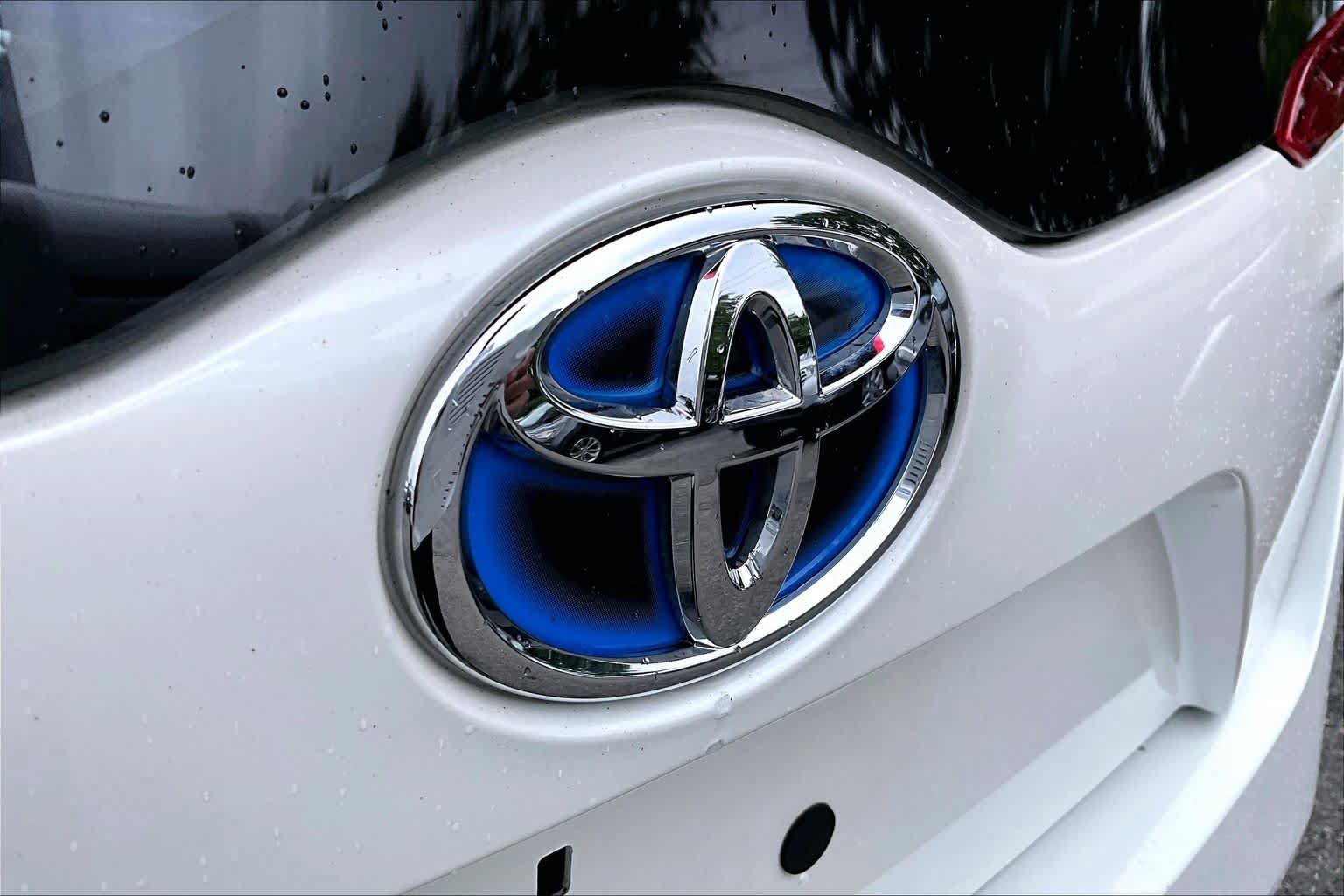 Certified 2020 Toyota Prius Prime LE FWD image 29