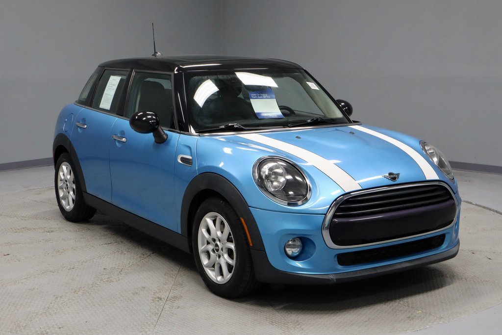 Used 2019 MINI Cooper 4-Door Hardtop w/ Signature Upholstery Package