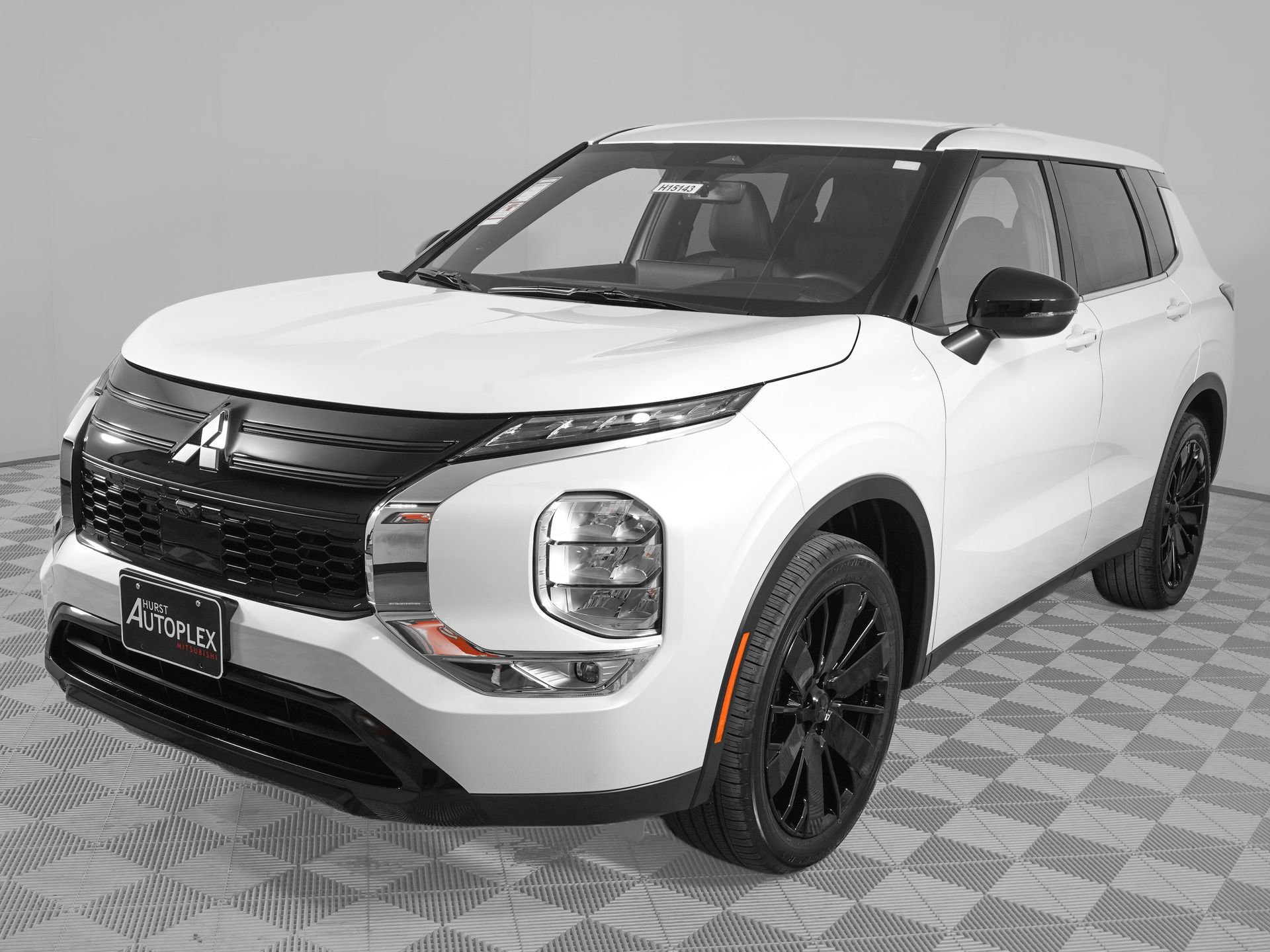New 2026 Mitsubishi Outlander LE FWD image 9
