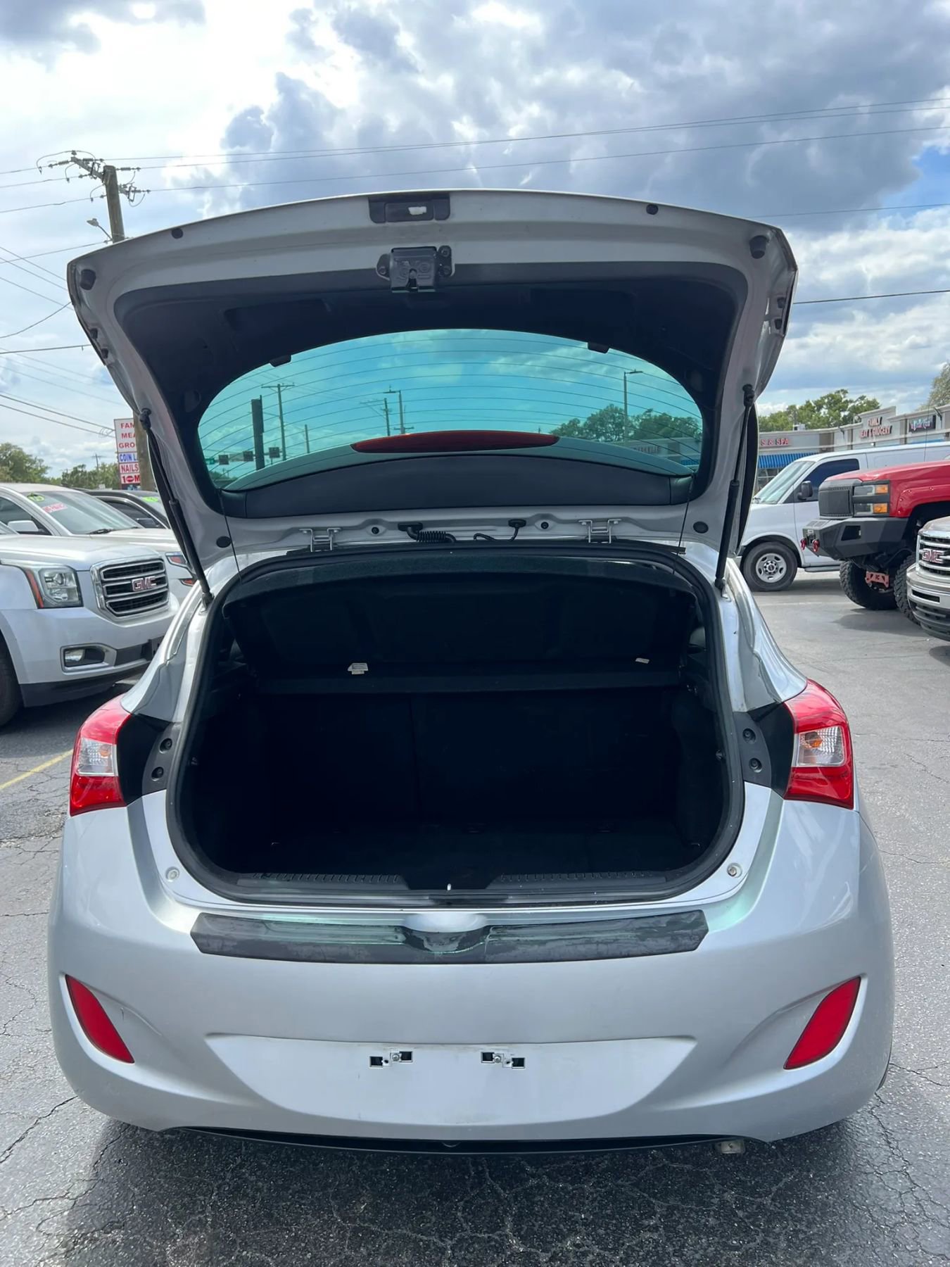 Used 2016 Hyundai Elantra GT w/ Option Group 03 FWD image 19
