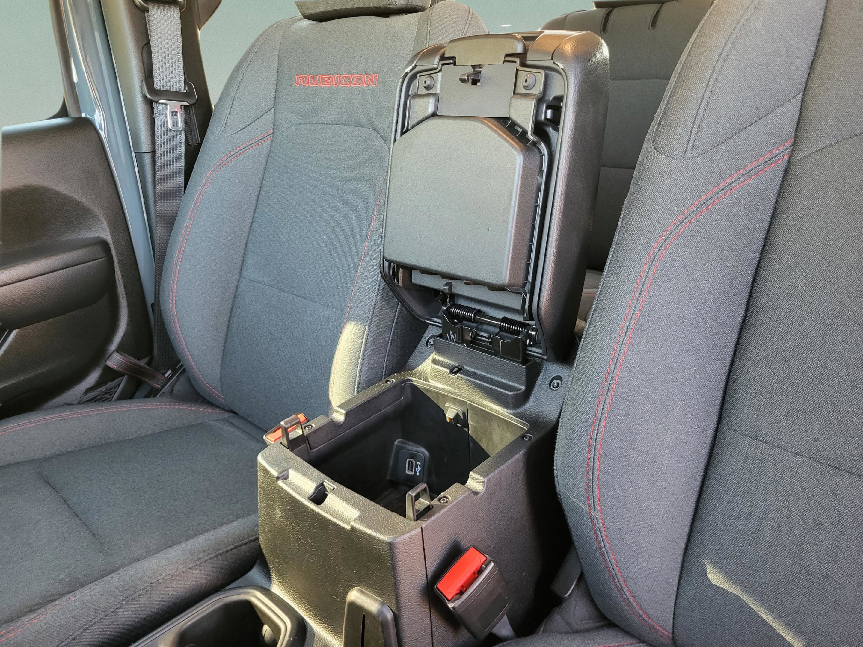 Used 2024 Jeep Wrangler Unlimited Rubicon w/ XTREMEE 35" Tire Package image 22