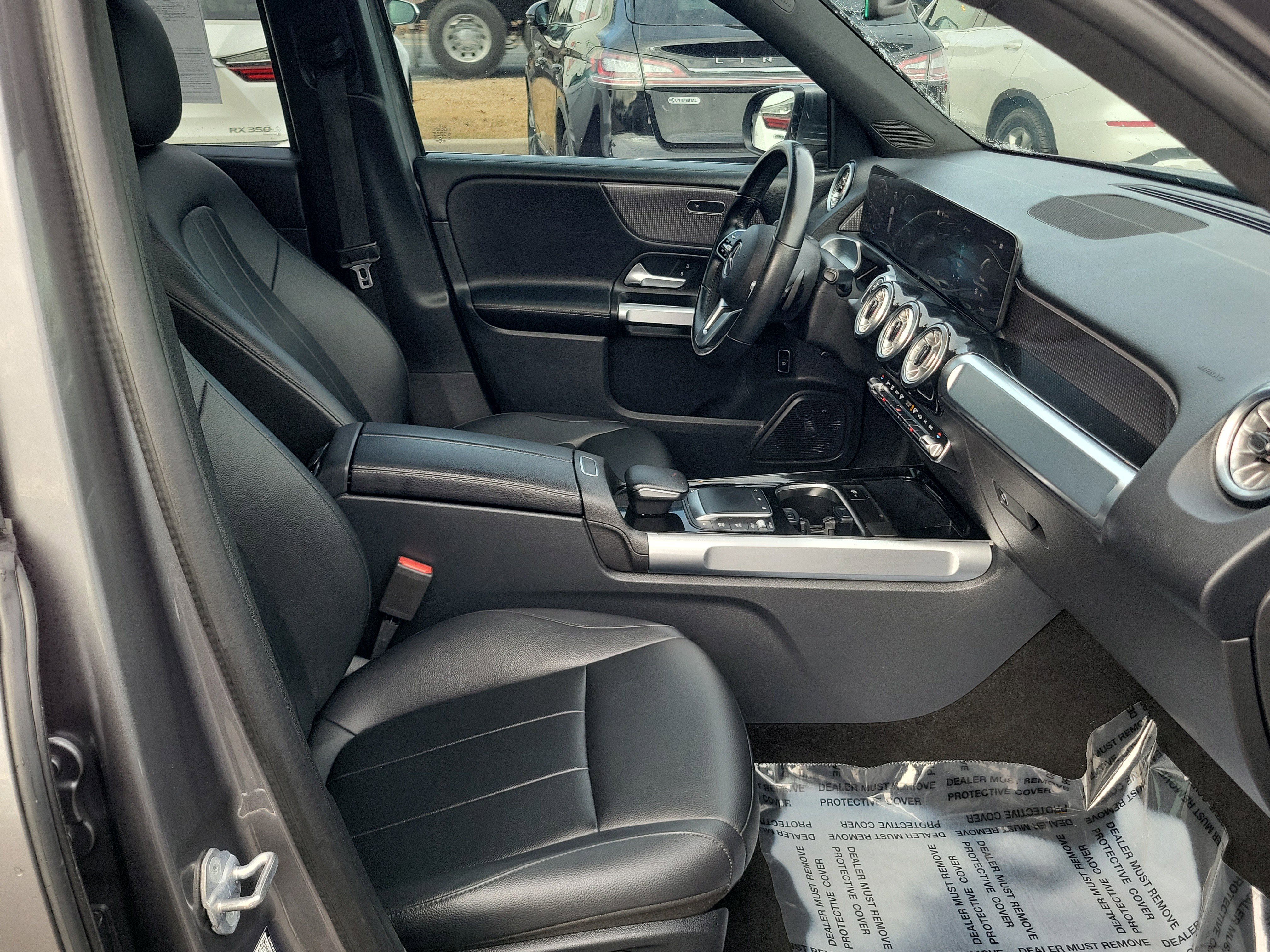 Used 2022 Mercedes-Benz GLB 250 4MATIC image 29