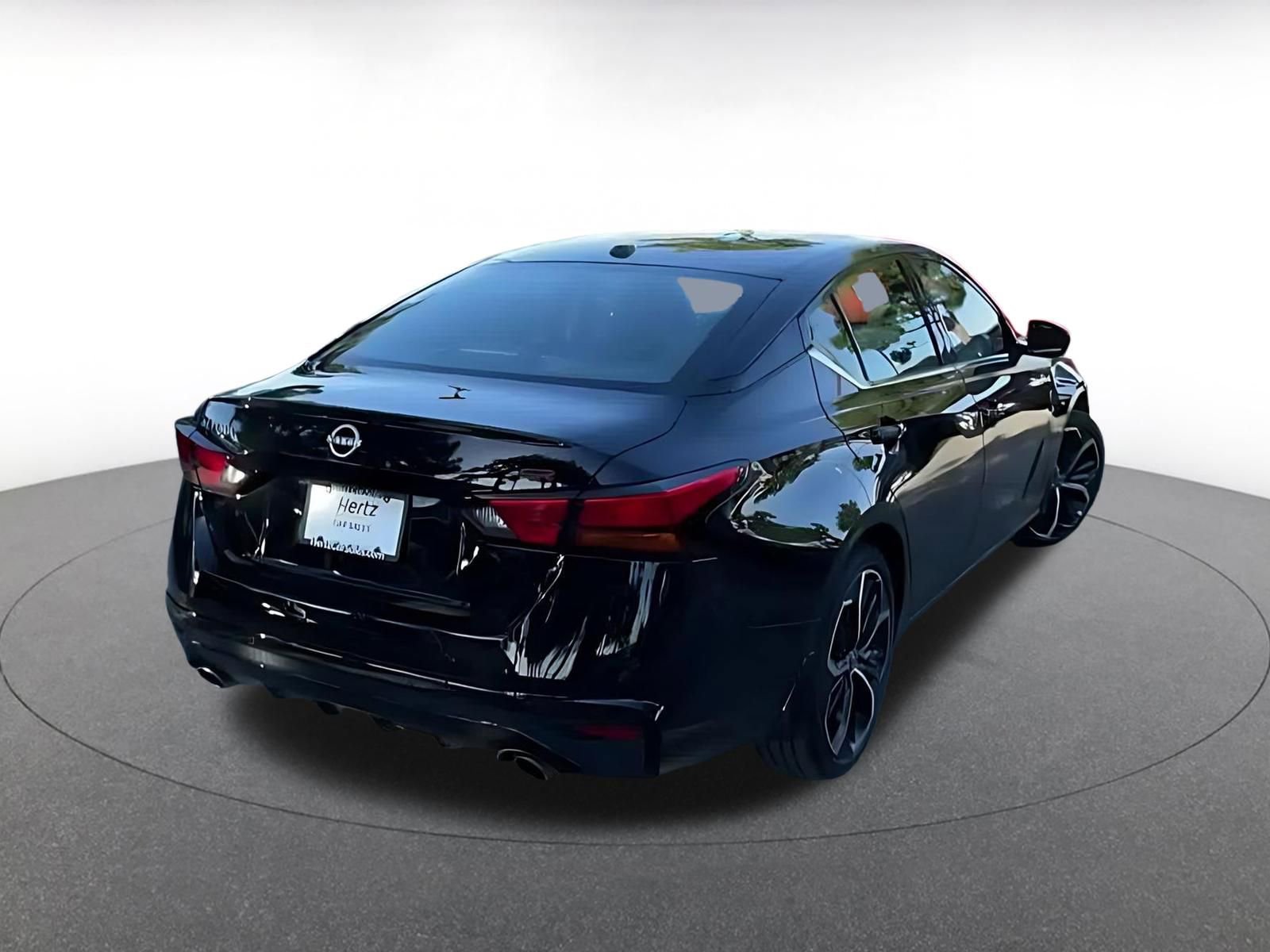 Used 2025 Nissan Altima 2.5 SR image 14