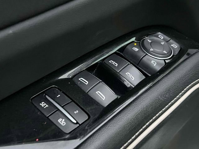 Used 2022 Cadillac Escalade ESV Sport w/ LPO, ONYX Package image 18