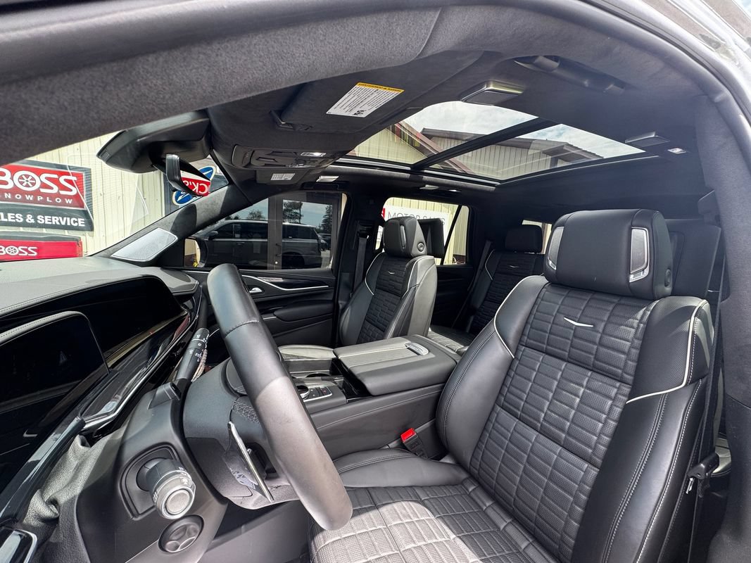 Used 2024 Cadillac Escalade V w/ LPO, ONYX Package AWD/4WD image 3