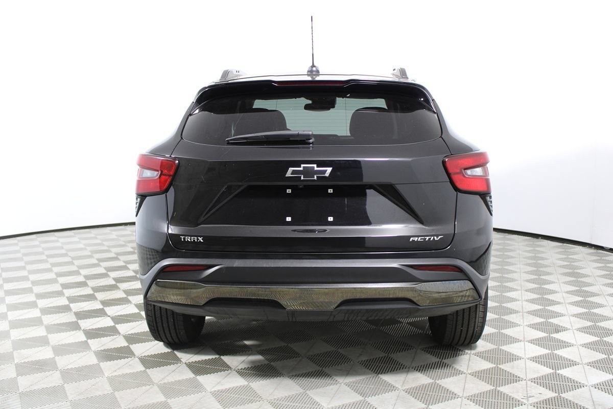Used 2026 Chevrolet Trax ACTIV FWD image 5