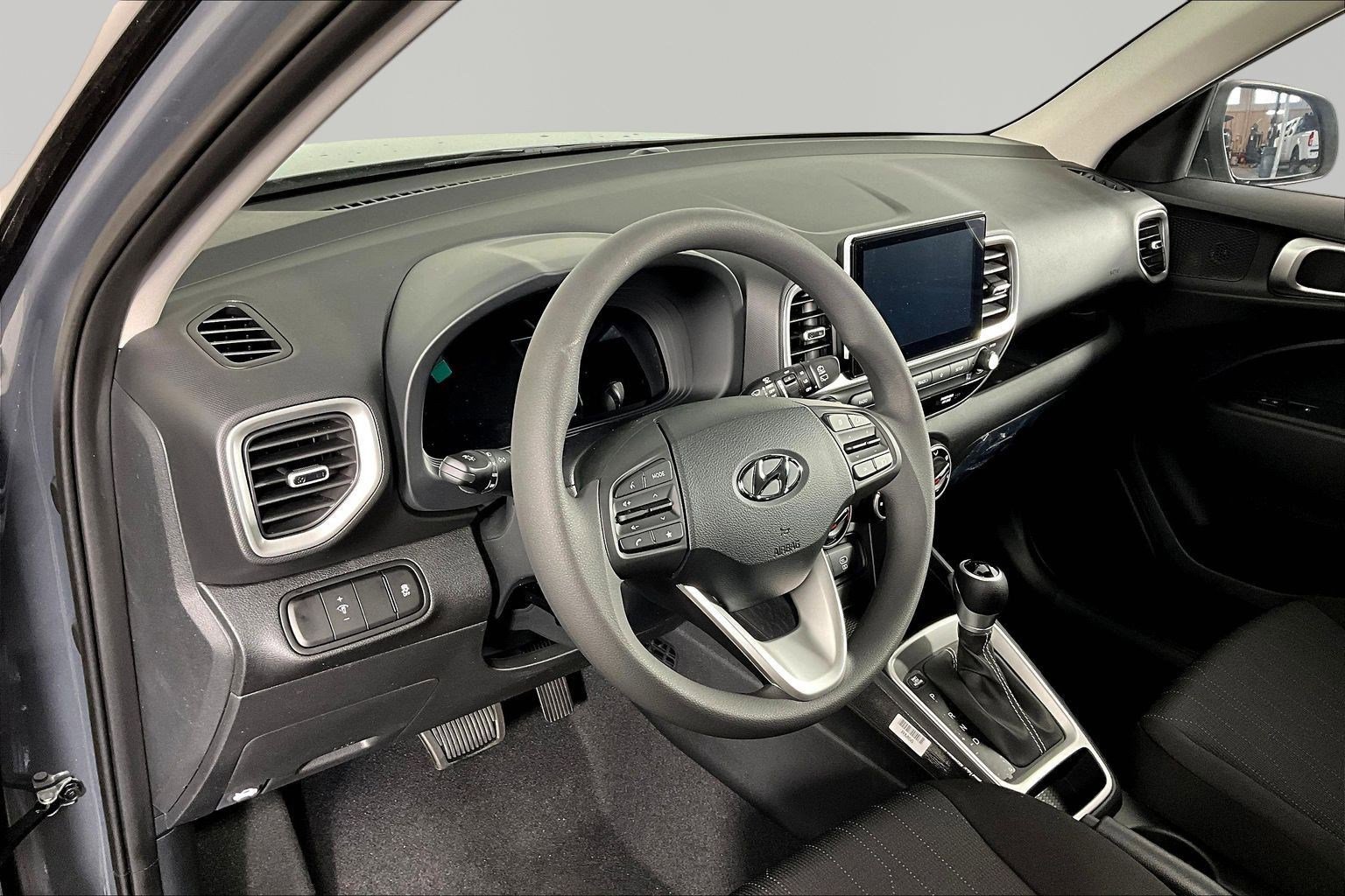 New 2026 Hyundai Venue SE FWD image 15