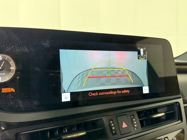 Used 2025 Lexus ES 300h w/ Premium Package image 21