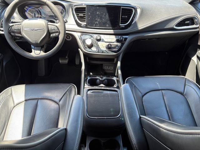 Used 2025 Chrysler Pacifica Limited FWD image 10