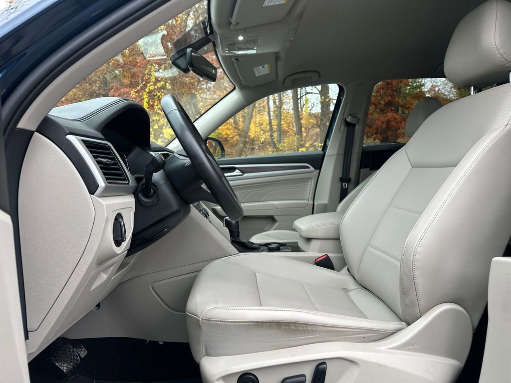 Certified 2022 Volkswagen Atlas SE image 3