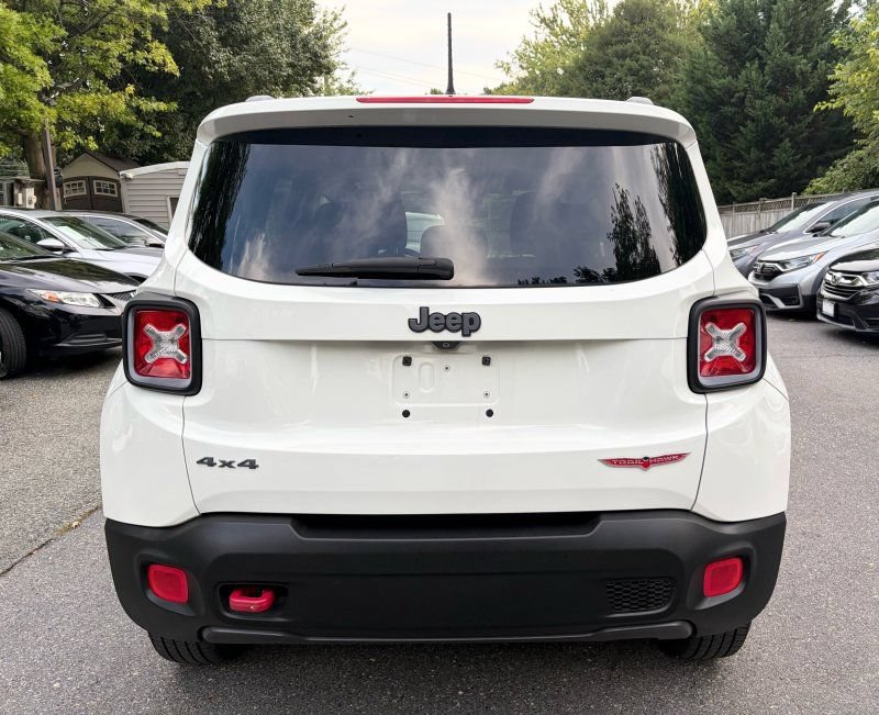 Used 2015 Jeep Renegade Trailhawk AWD/4WD image 6