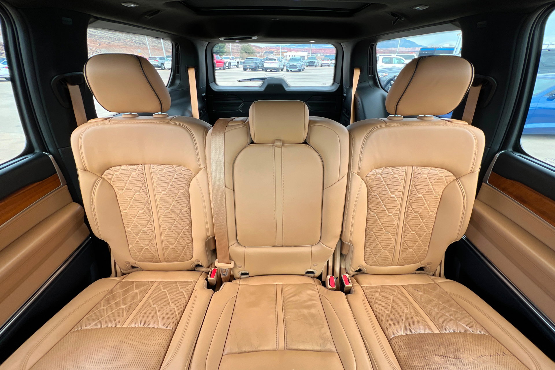 Used 2022 Jeep Grand Wagoneer Series III w/ HD Trailer Tow Package image 25